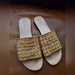 Lokoa Geniune leather rattan slides size 9